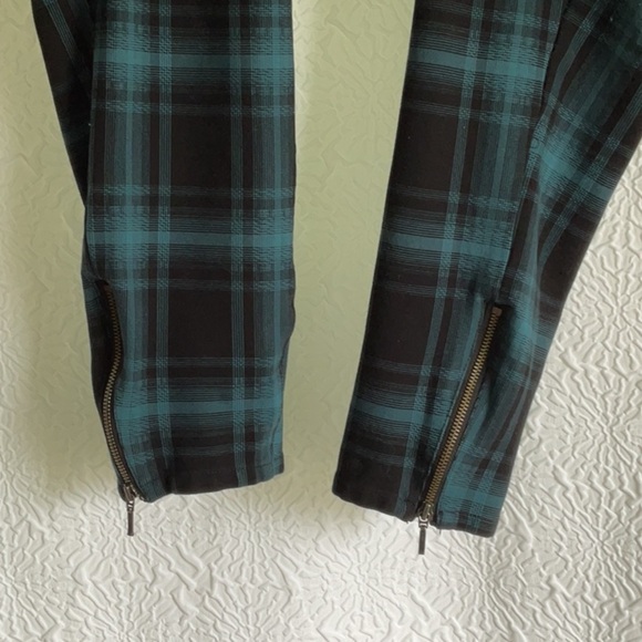 Torrid Black and Blue Chinos Timeless Comfort - Picture 3 of 6